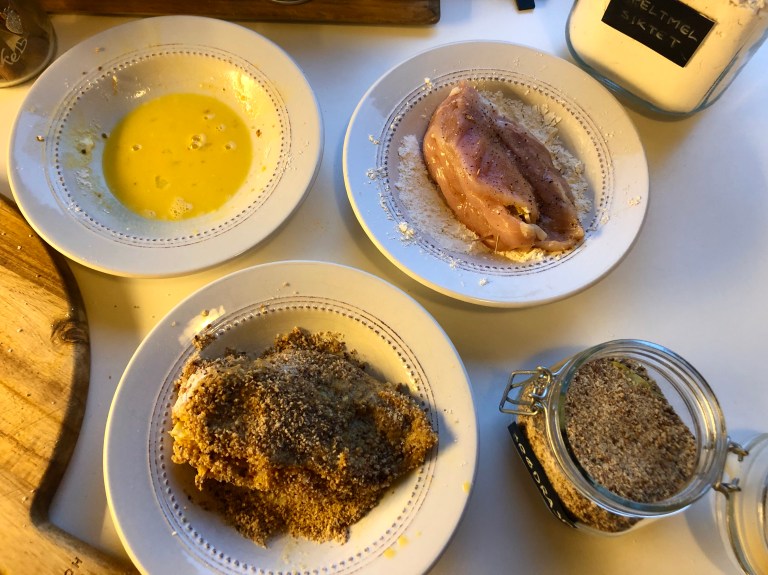 Ovnsbakt fylt kyllingfilet med potetsalat og ananas3